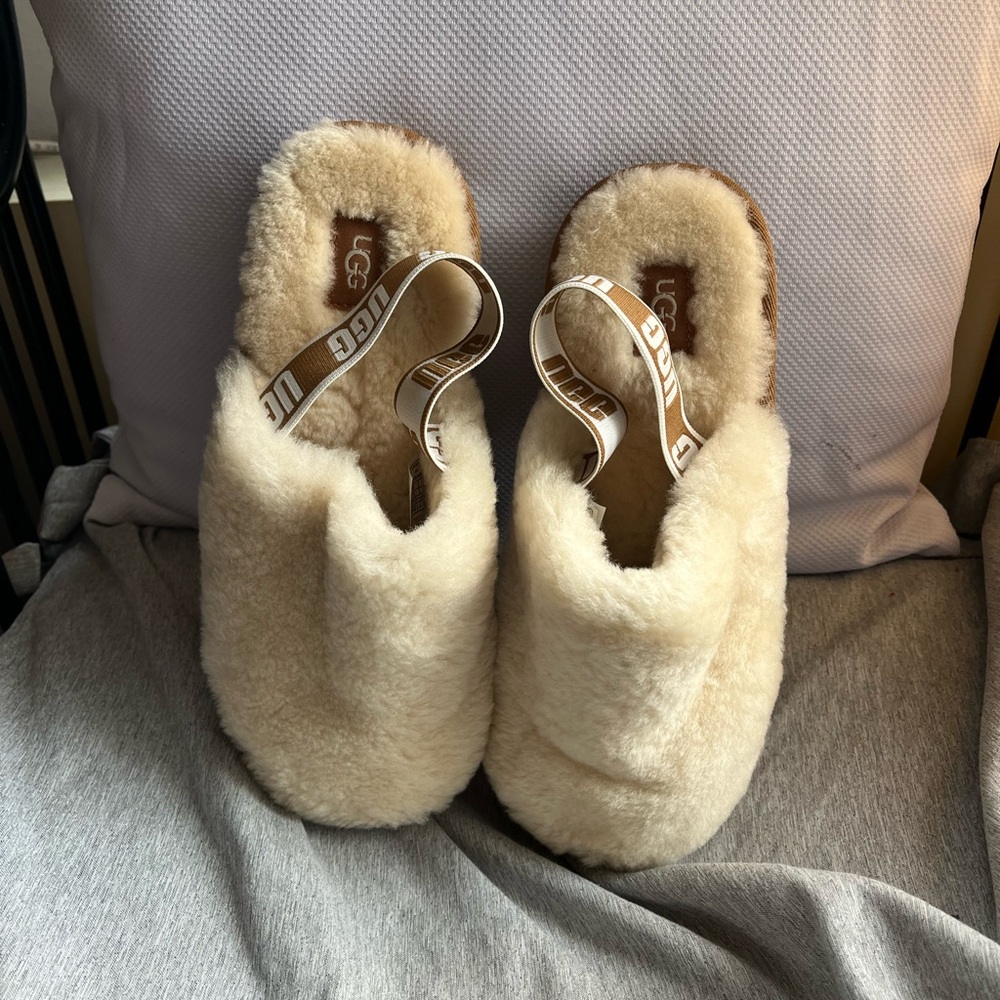 Uggs Clogs - image 4